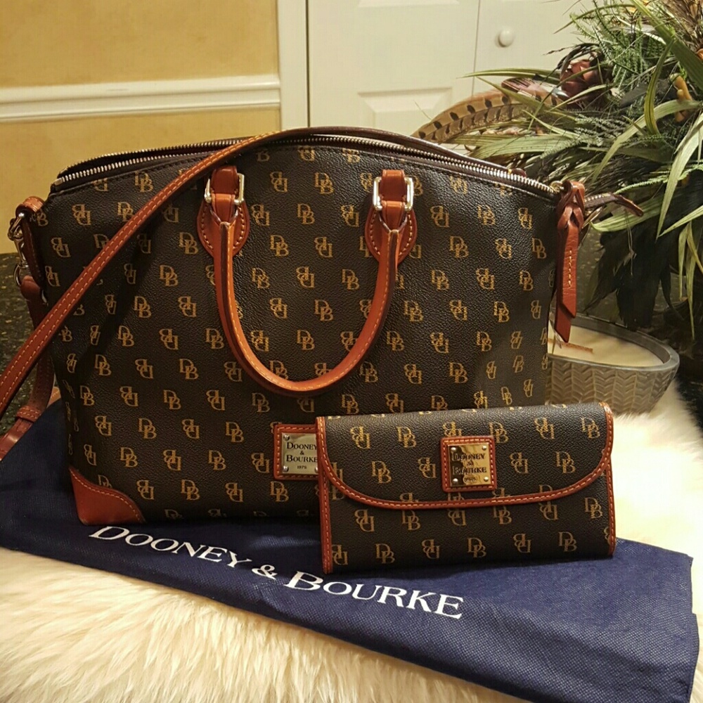 Dooney & Bourke Purse  Only!!